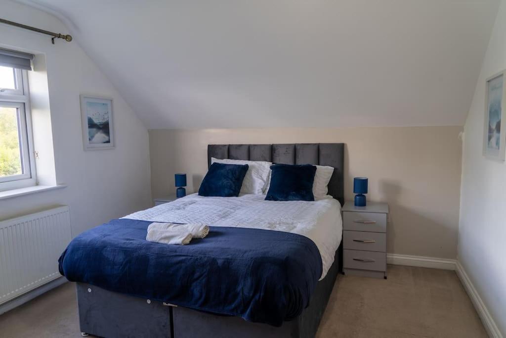 Spacious 15 Guest Home With 9 Beds In Shirley Solihull Exteriör bild